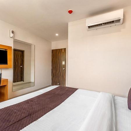 Metropolis Business Hotel Панаджи Екстериор снимка