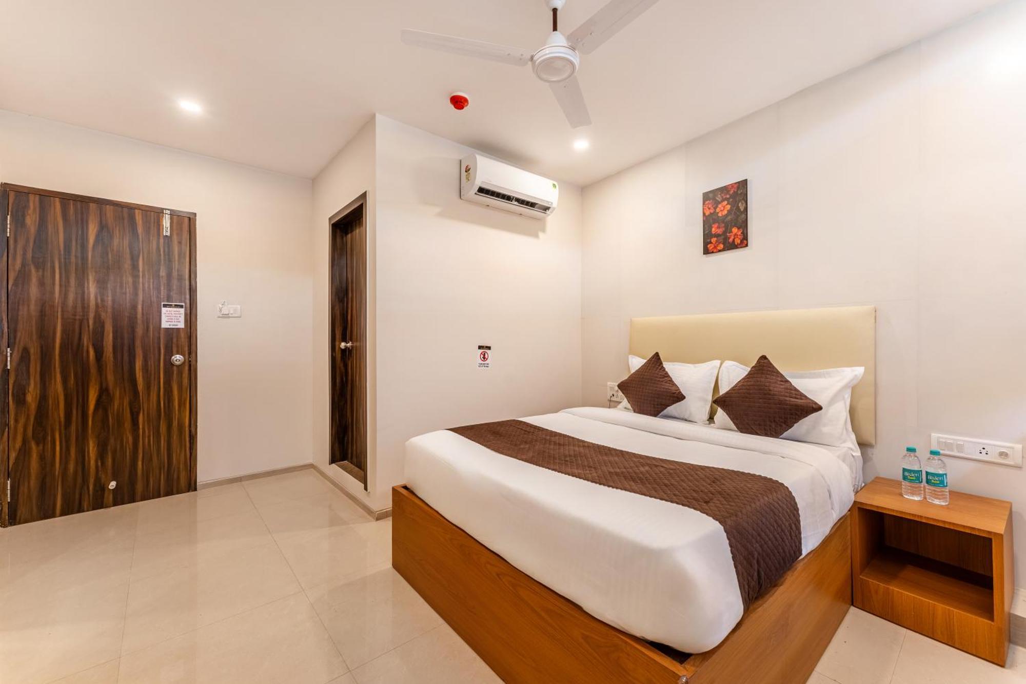 Metropolis Business Hotel Панаджи Екстериор снимка