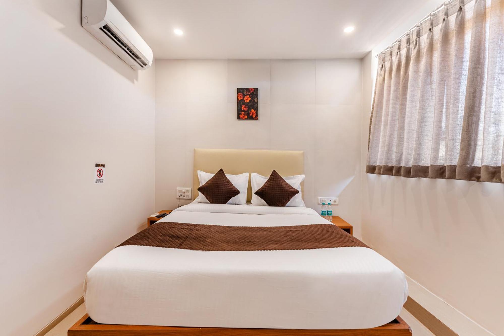 Metropolis Business Hotel Панаджи Екстериор снимка