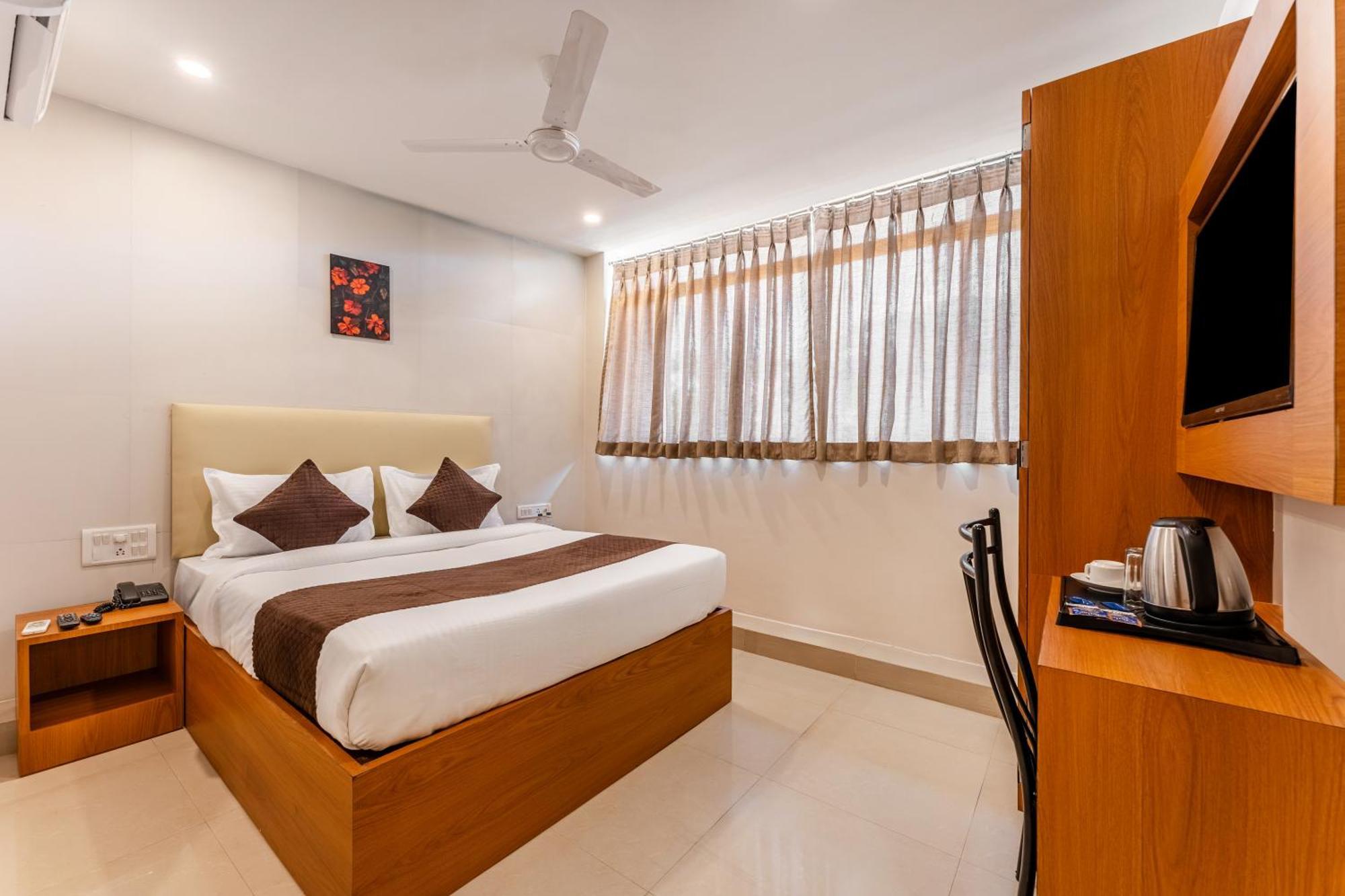 Metropolis Business Hotel Панаджи Екстериор снимка