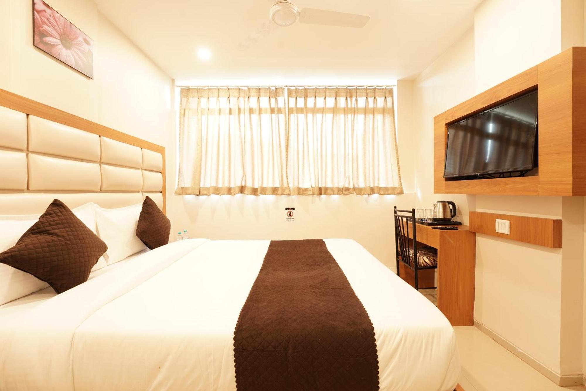 Metropolis Business Hotel Панаджи Екстериор снимка