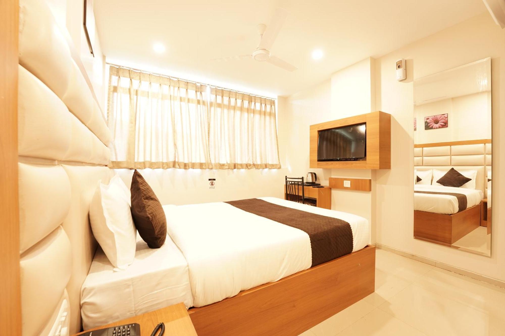 Metropolis Business Hotel Панаджи Екстериор снимка