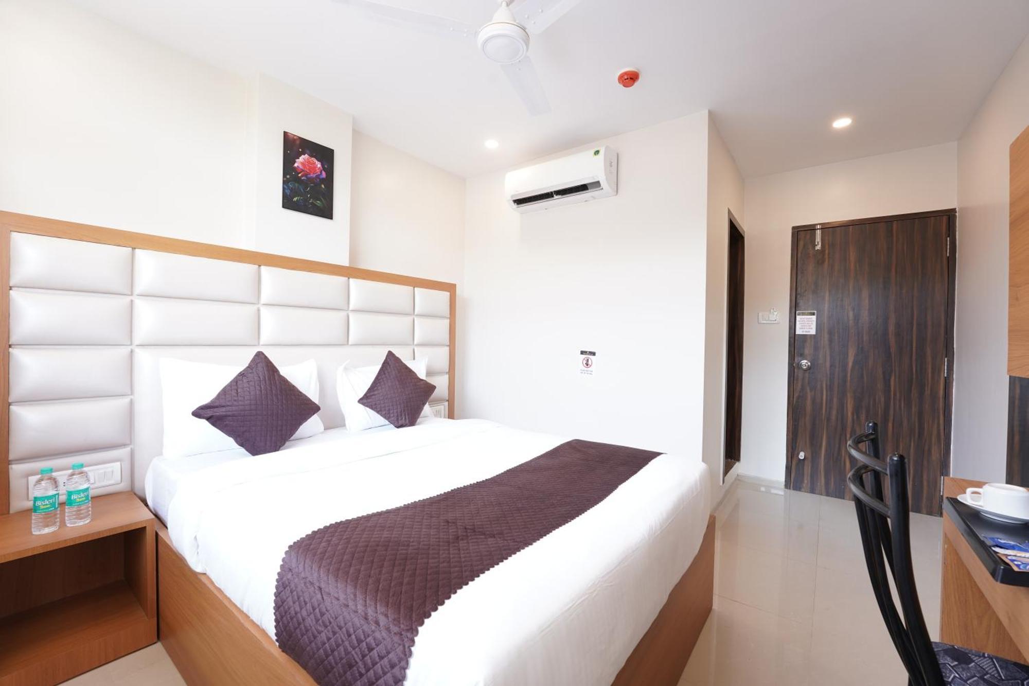 Metropolis Business Hotel Панаджи Екстериор снимка