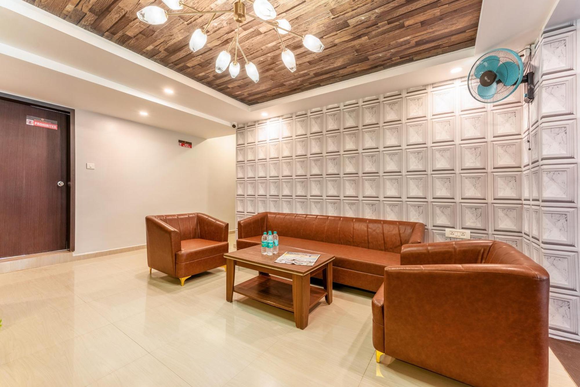 Metropolis Business Hotel Панаджи Екстериор снимка