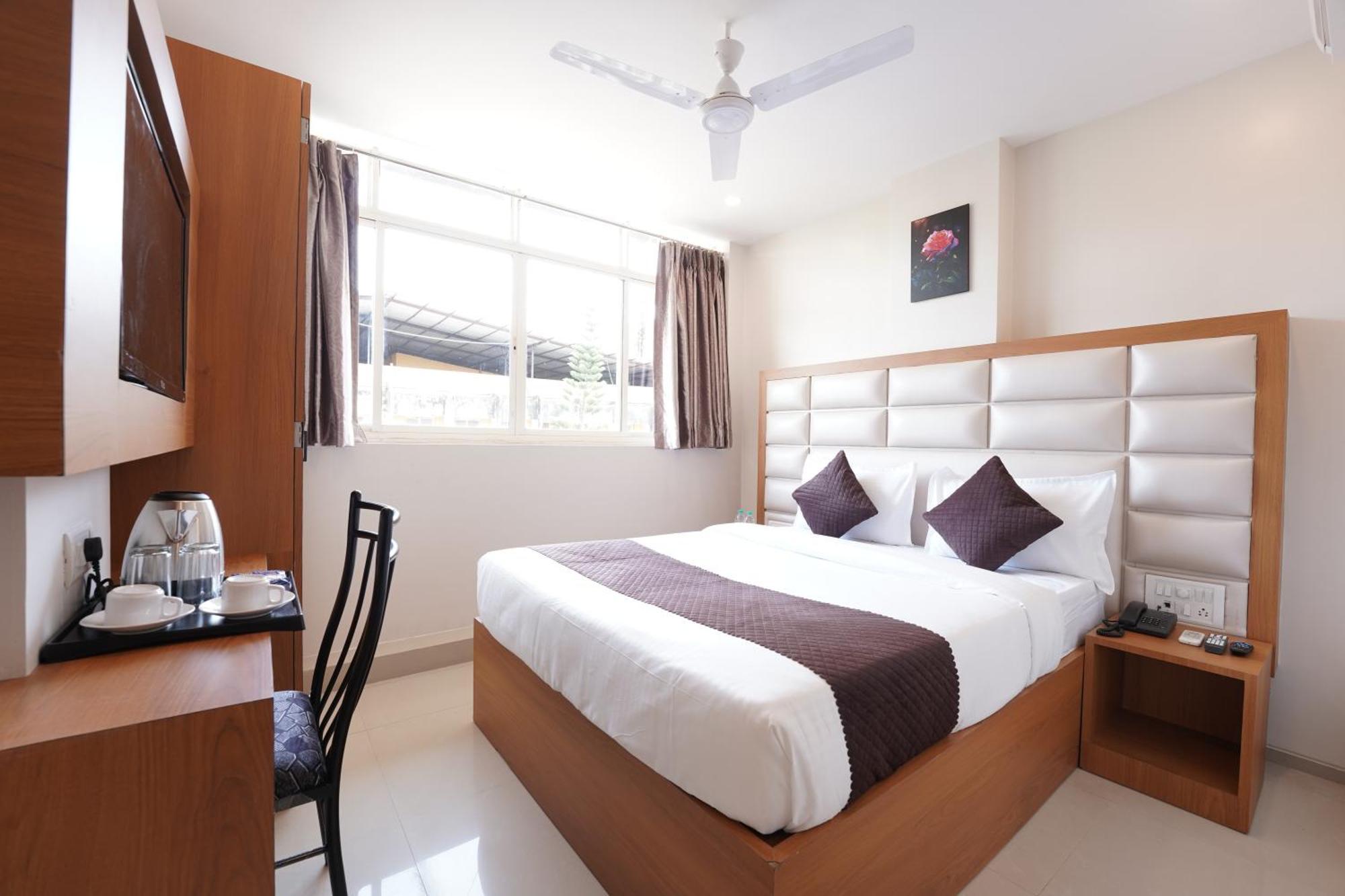 Metropolis Business Hotel Панаджи Екстериор снимка