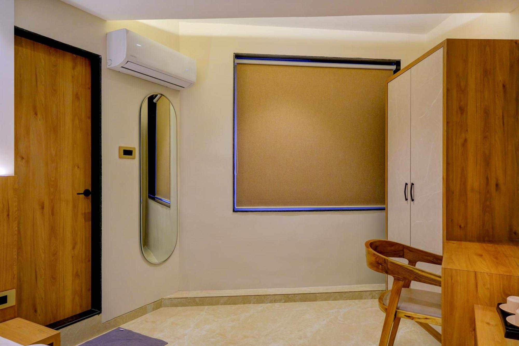 Metropolis Business Hotel Панаджи Екстериор снимка