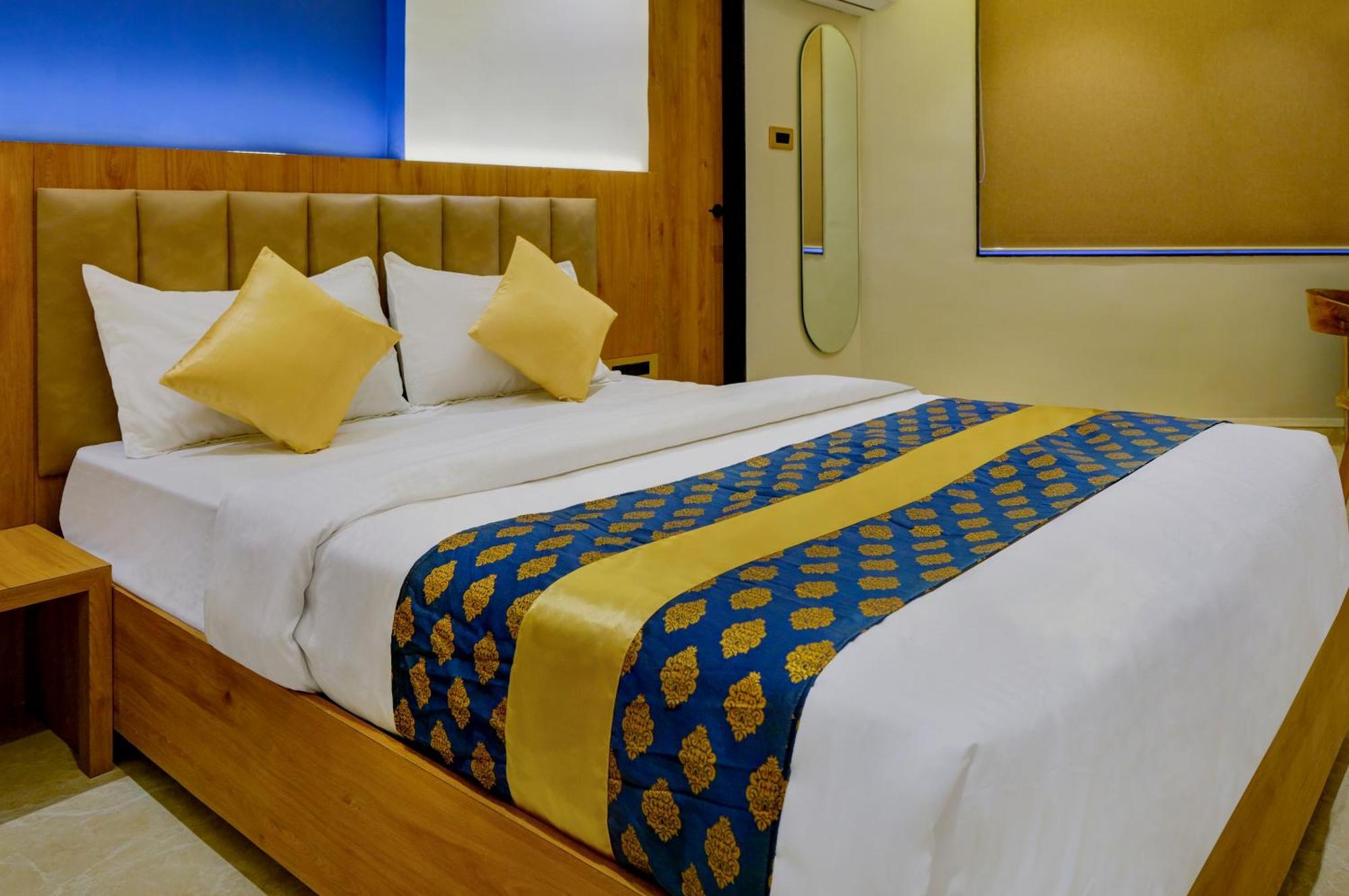 Metropolis Business Hotel Панаджи Екстериор снимка