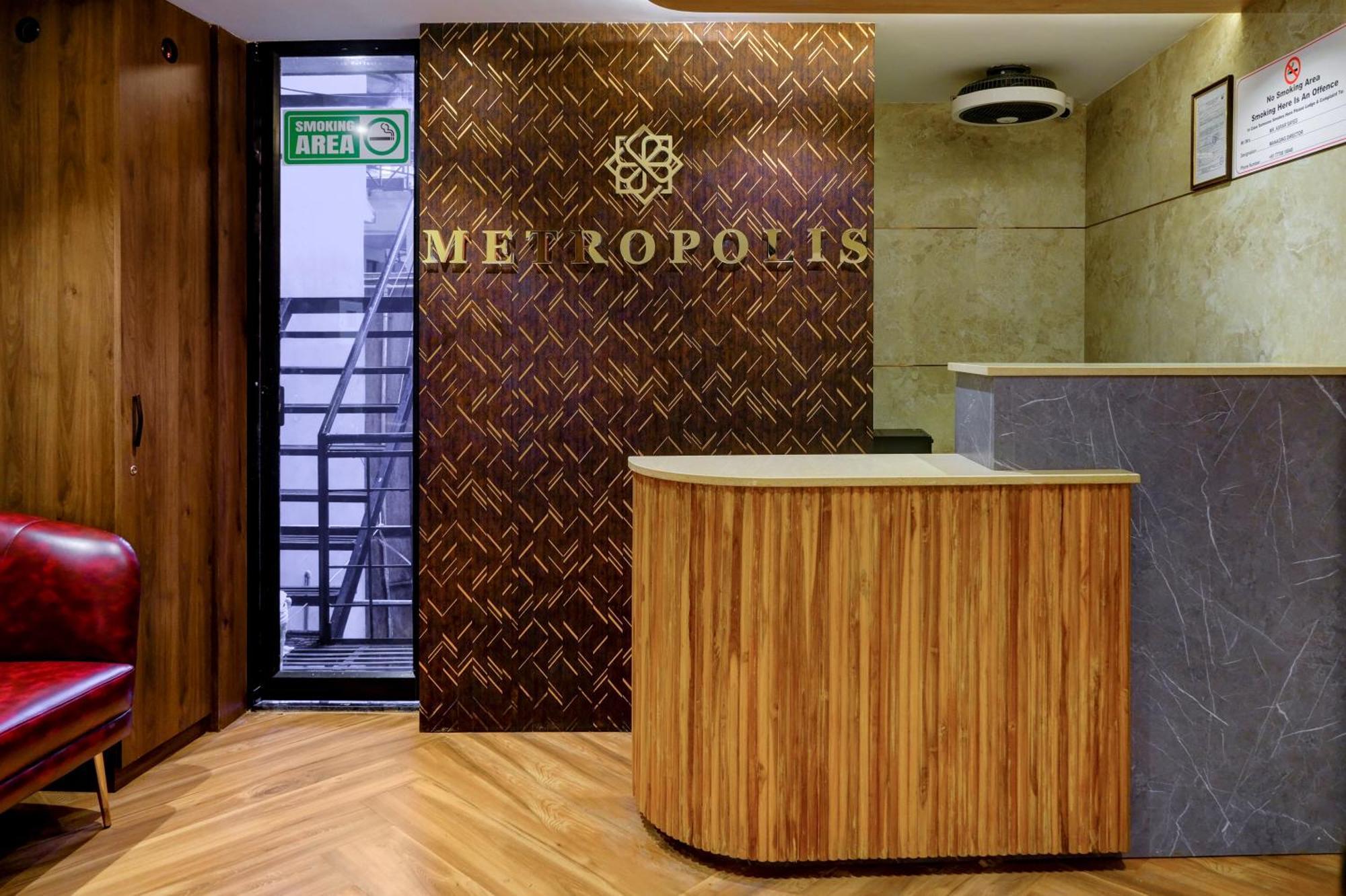 Metropolis Business Hotel Панаджи Екстериор снимка