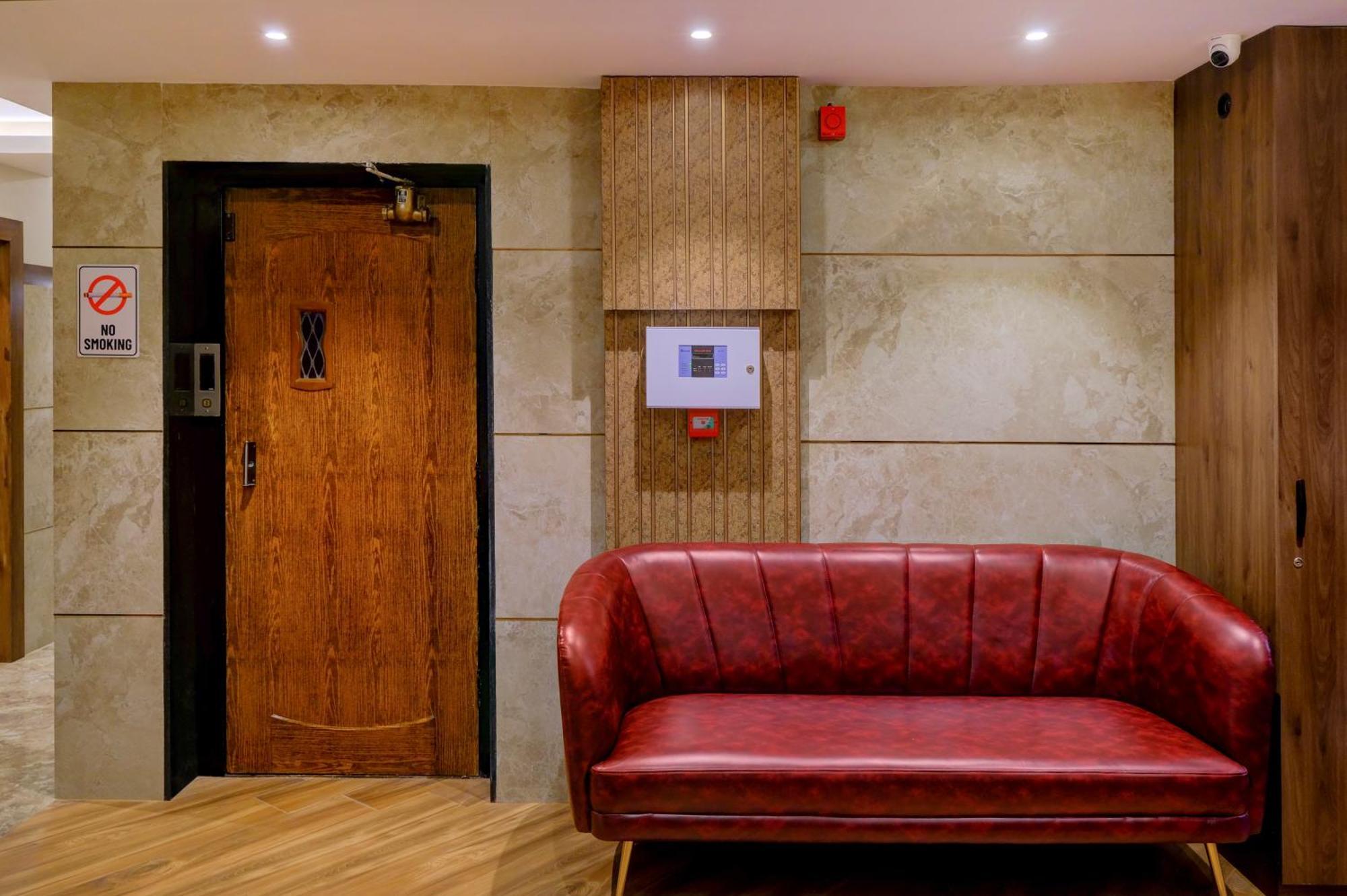 Metropolis Business Hotel Панаджи Екстериор снимка
