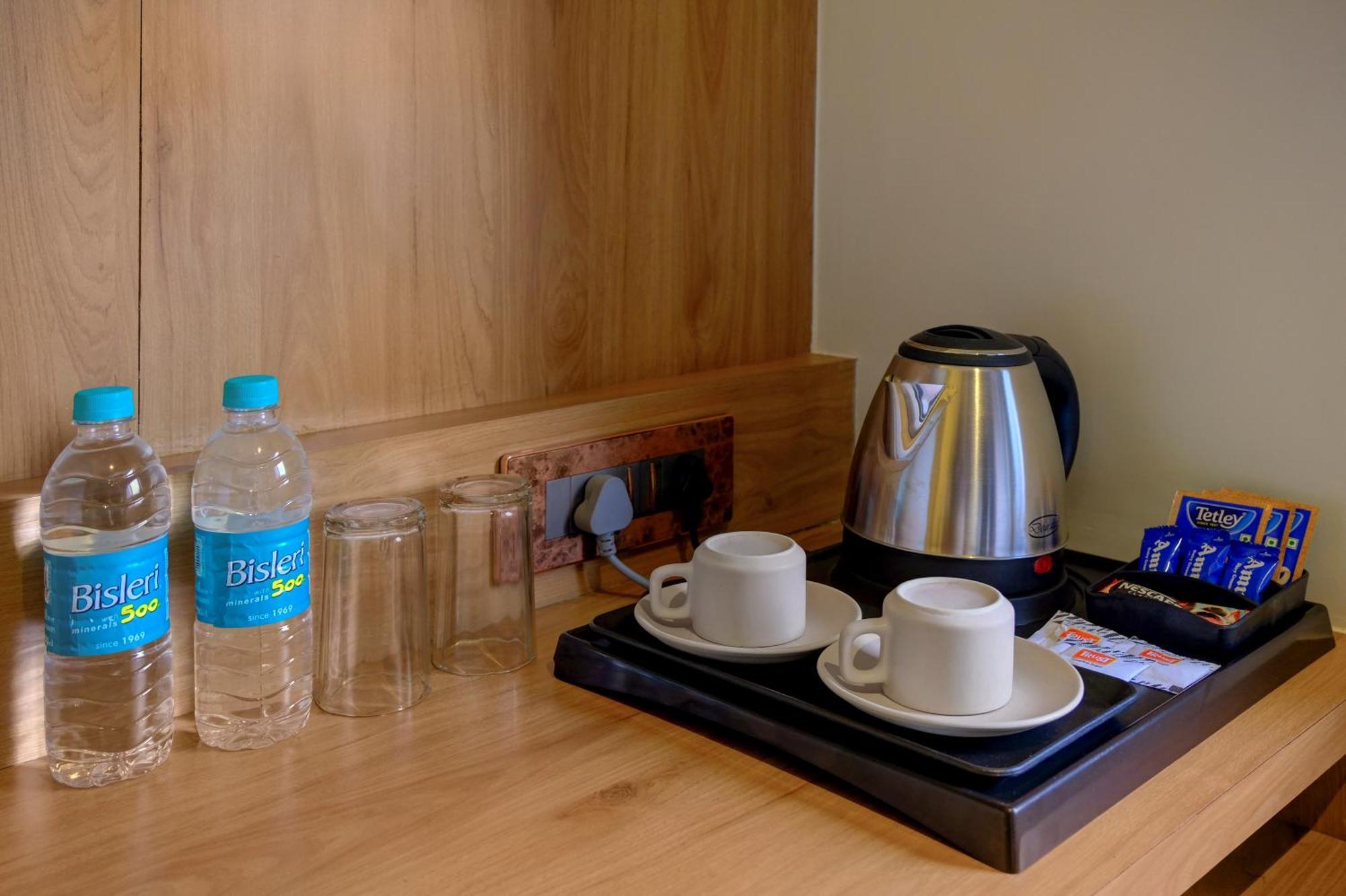 Metropolis Business Hotel Панаджи Екстериор снимка